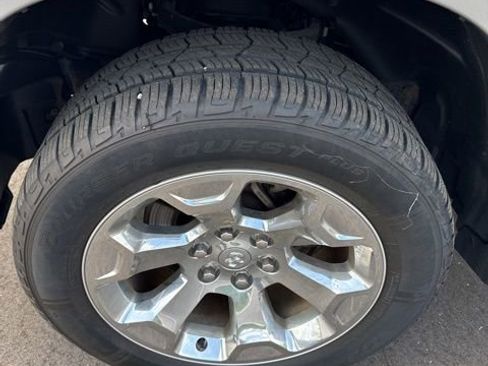Used 2020 RAM 1500 Big Horn AWD/4WD image 3