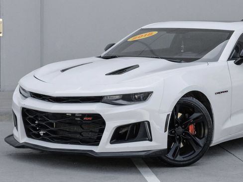 Used 2018 Chevrolet Camaro SS w/ Redline Edition RWD image 8