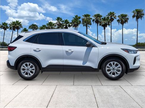 Used 2024 Ford Escape Active image 9