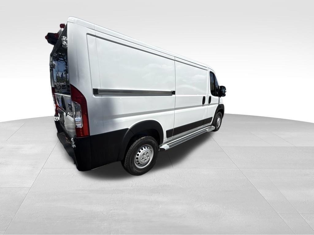Used 2025 RAM ProMaster 2500 w/ U-Haul Equipment Group FWD image 5