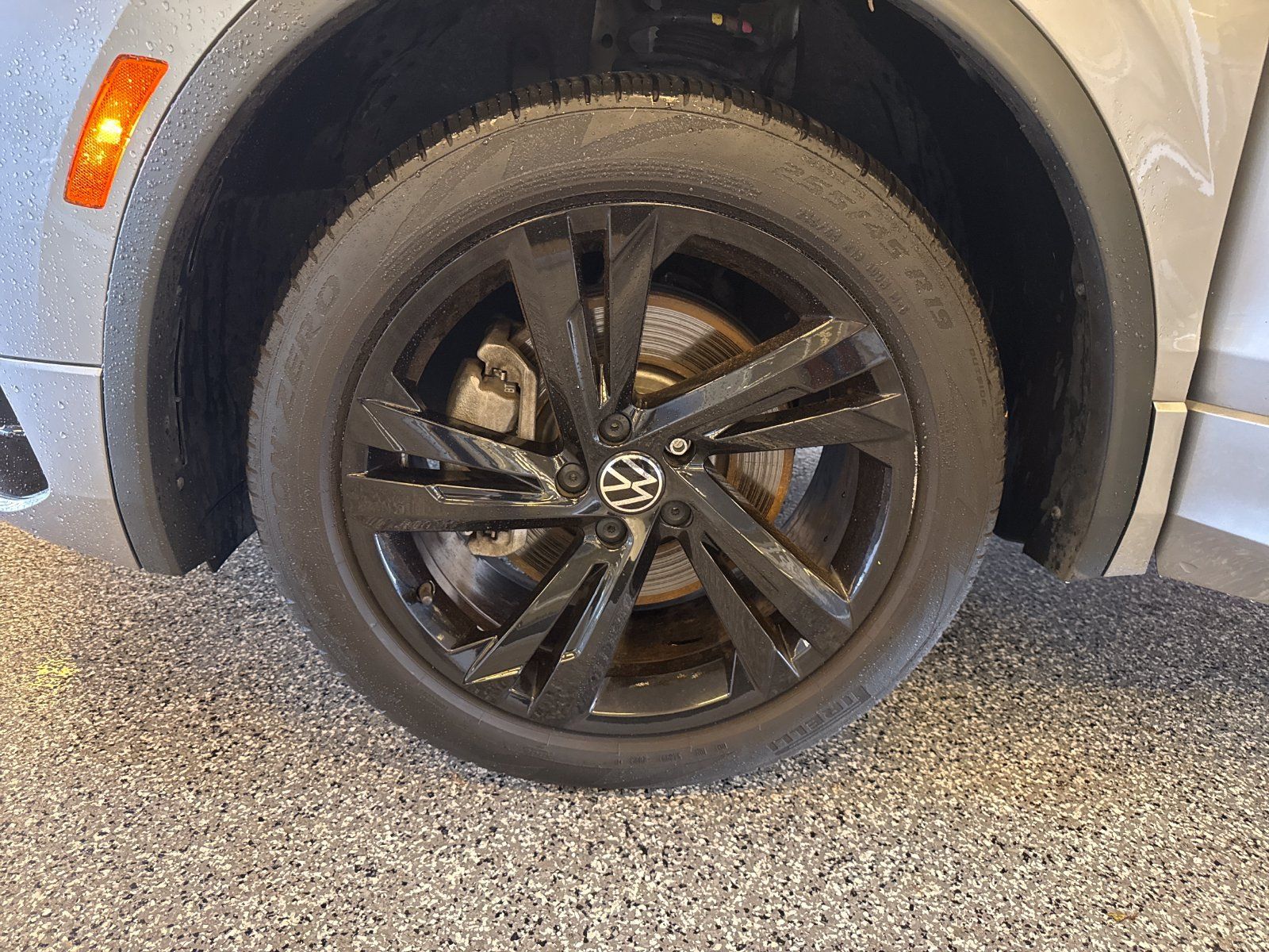 Certified 2024 Volkswagen Tiguan SE R-Line AWD/4WD image 28
