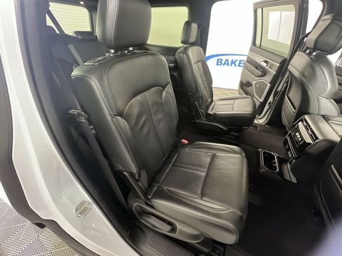 Used 2023 Jeep Wagoneer Series II AWD/4WD image 28