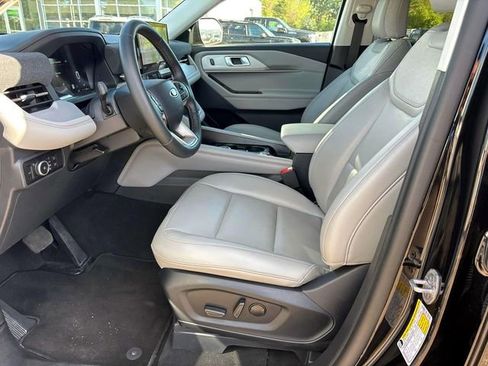 Used 2026 Ford Explorer Active w/ Active Comfort Package AWD/4WD image 8