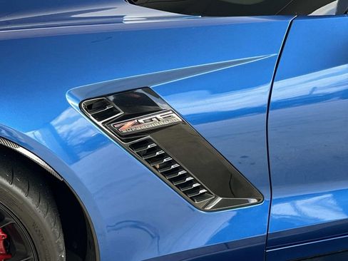 Used 2015 Chevrolet Corvette Z06 w/ 2LZ Preferred Equipment Group image 9
