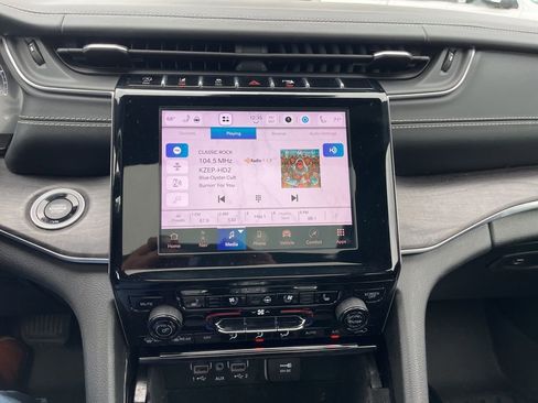 Used 2022 Jeep Grand Cherokee Overland image 49