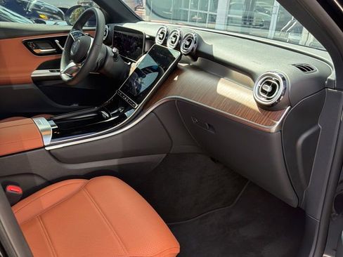Used 2026 Mercedes-Benz GLC 300 image 7