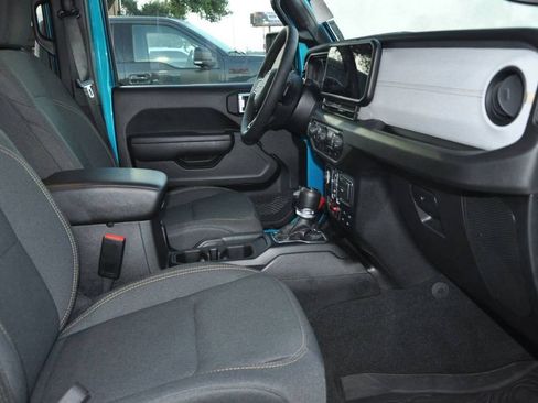 Used 2024 Jeep Wrangler Unlimited image 16