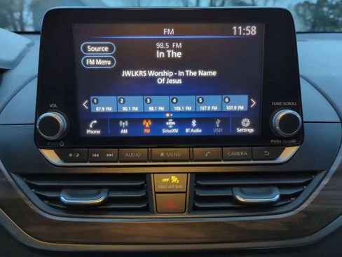 Used 2023 Nissan Altima 2.5 SV FWD image 16