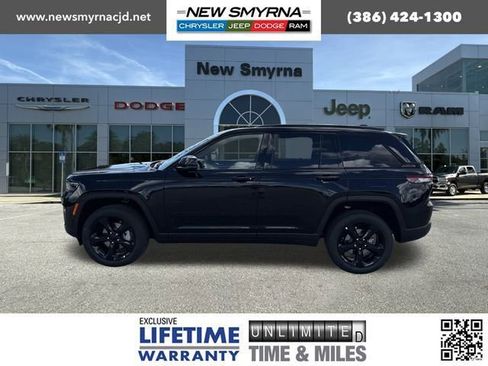 New 2025 Jeep Grand Cherokee Limited w/ Black Appearance Package image 6