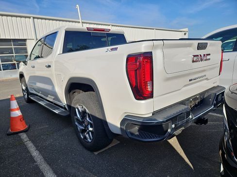 Used 2024 GMC Sierra 1500 SLT w/ SLT Premium Plus Package AWD/4WD image 7