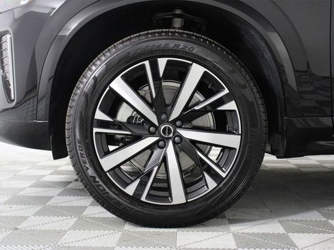 Certified 2025 Volvo XC90 B5 Core w/ Protection Package Premier image 28