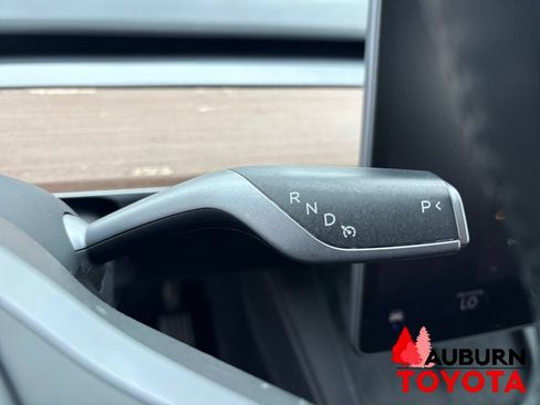 Used 2024 Tesla Model Y Long Range AWD/4WD image 21