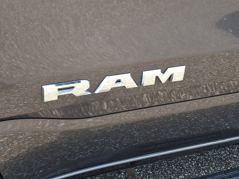 Used 2019 RAM 1500 Big Horn AWD/4WD image 30