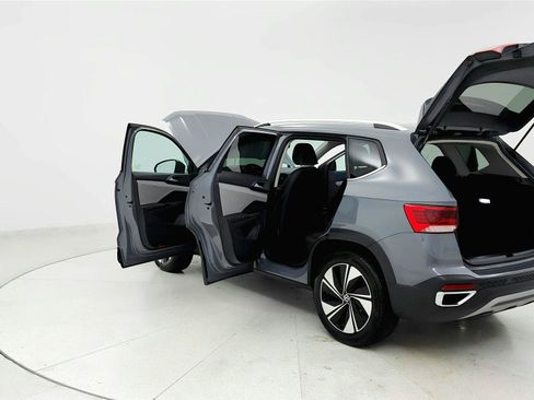 Used 2024 Volkswagen Taos SE AWD/4WD image 10