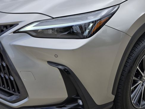 Certified 2025 Lexus NX 250 FWD w/ Towing Package (2000 Lbs) image 11