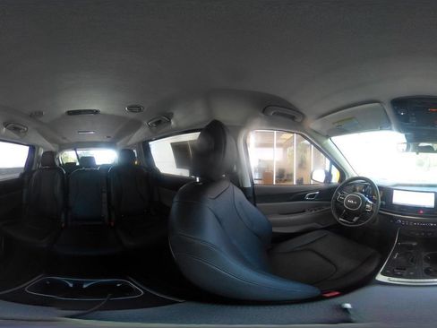 Used 2026 Kia Carnival FWD image 45