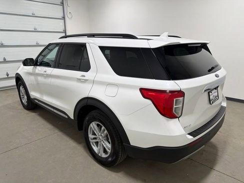 Used 2024 Ford Explorer XLT w/ Equipment Group 202A AWD/4WD image 6