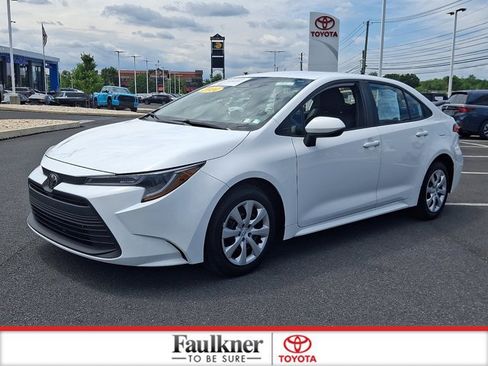 Certified 2024 Toyota Corolla LE FWD image 3