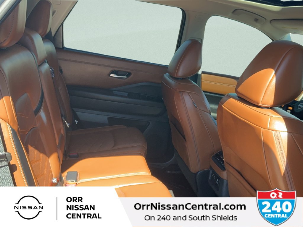 Used 2025 Nissan Pathfinder Platinum w/ Cargo Package FWD image 12