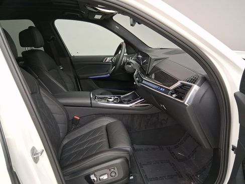 Used 2024 BMW X7 xDrive40i w/ M Sport Package AWD/4WD image 26