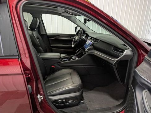 Used 2022 Jeep Grand Cherokee L Limited AWD/4WD image 30