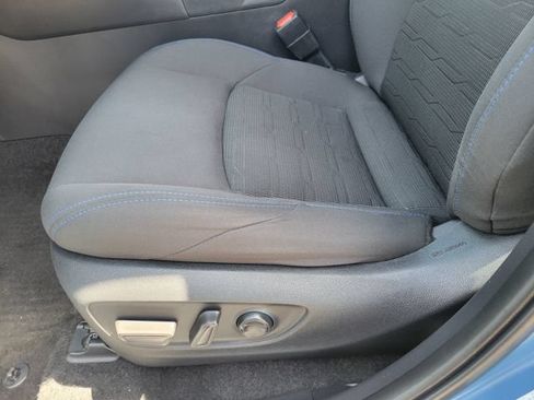 Used 2022 Toyota RAV4 SE w/ SE Grade Weather Package AWD/4WD image 18