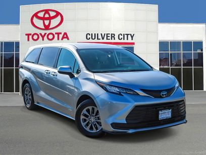 Used 2021 Toyota Sienna LE