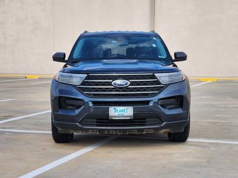 Used 2022 Ford Explorer XLT RWD image 2