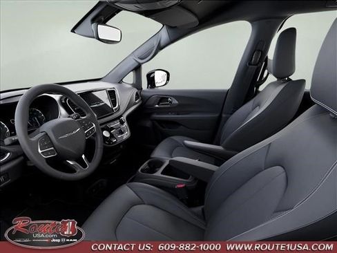 New 2026 Chrysler Pacifica Select image 23