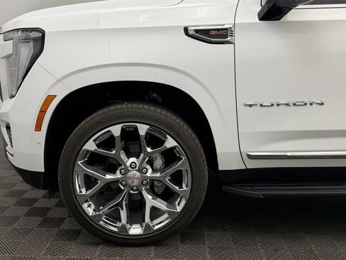 Used 2026 GMC Yukon Elevation w/ Elevation Premium Package AWD/4WD image 10