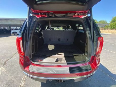 Used 2022 GMC Yukon XL SLT w/ SLT Premium Package AWD/4WD image 25