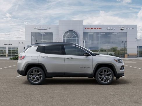 New 2026 Jeep Compass Limited w/ Sun, Sound & Navigation Group AWD/4WD image 23