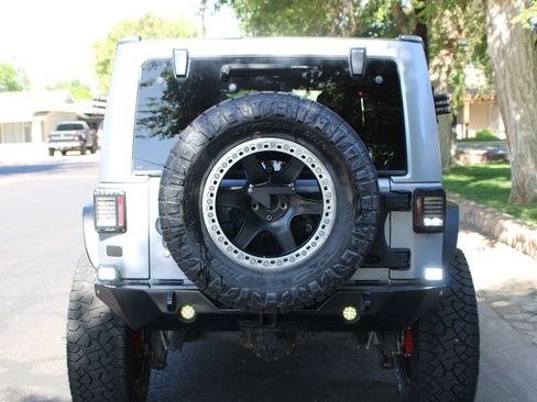 Used 2013 Jeep Wrangler Unlimited Rubicon AWD/4WD image 42