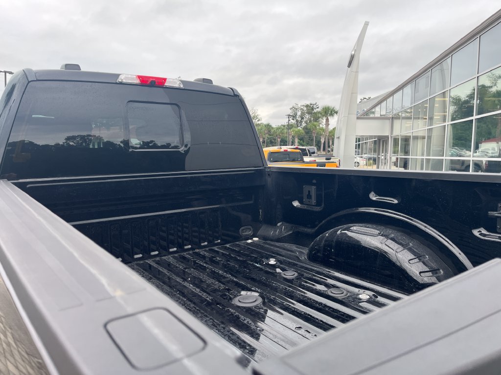 Used 2022 Ford F250 Platinum w/ FX4 Off-Road Package AWD/4WD image 13