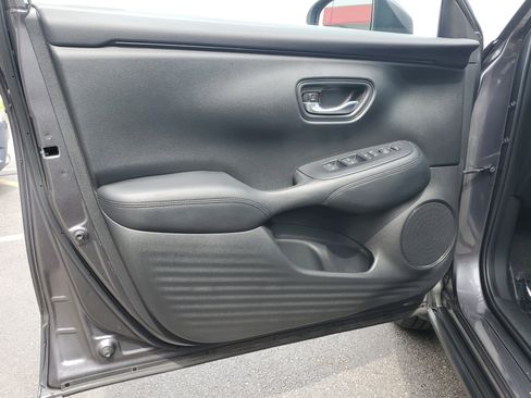 Used 2023 Honda HR-V LX image 16