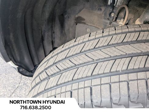 Used 2025 Toyota RAV4 XLE image 40