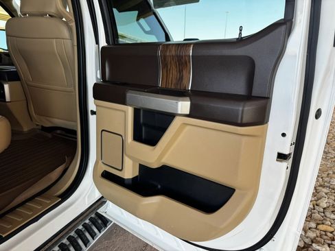 Used 2020 Ford F150 Lariat image 27