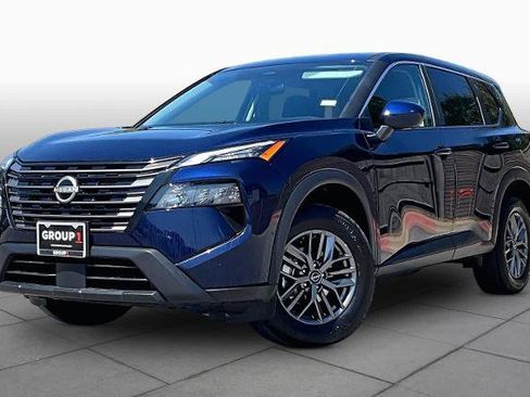 Certified 2026 Nissan Rogue SV FWD image 1
