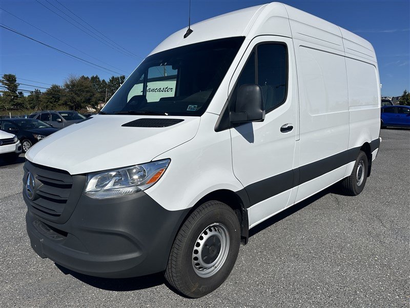 Used 2026 Mercedes-Benz Sprinter 2500 w/ Dashboard Charging Package image 1