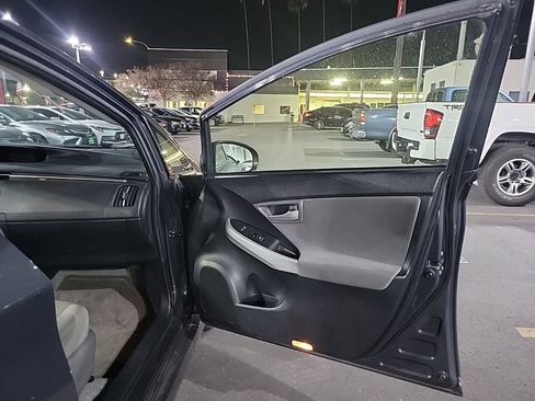 Used 2015 Toyota Prius Four image 9