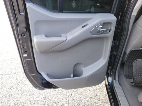 Used 2021 Nissan Frontier SV w/ Midnight Edition Floor Mats RWD image 13