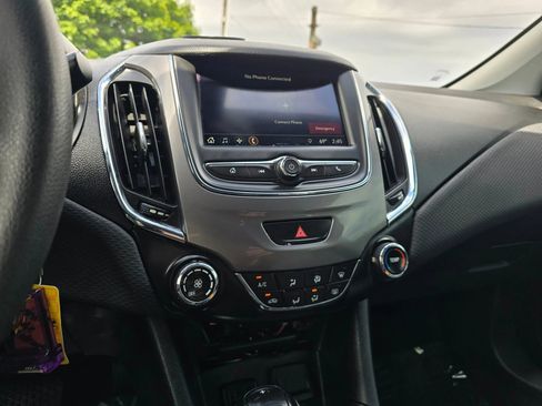 Used 2019 Chevrolet Cruze LS FWD image 25