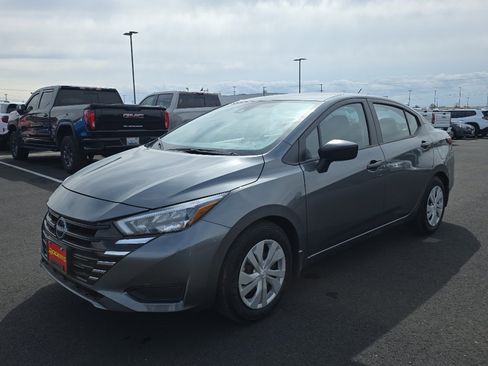Used 2025 Nissan Versa S w/ Trunk Package FWD image 3