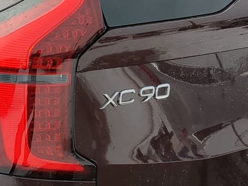 New 2026 Volvo XC90 B6 Plus w/ Protection Package Premier image 12