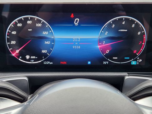 Used 2025 Mercedes-Benz GLB 250 image 9