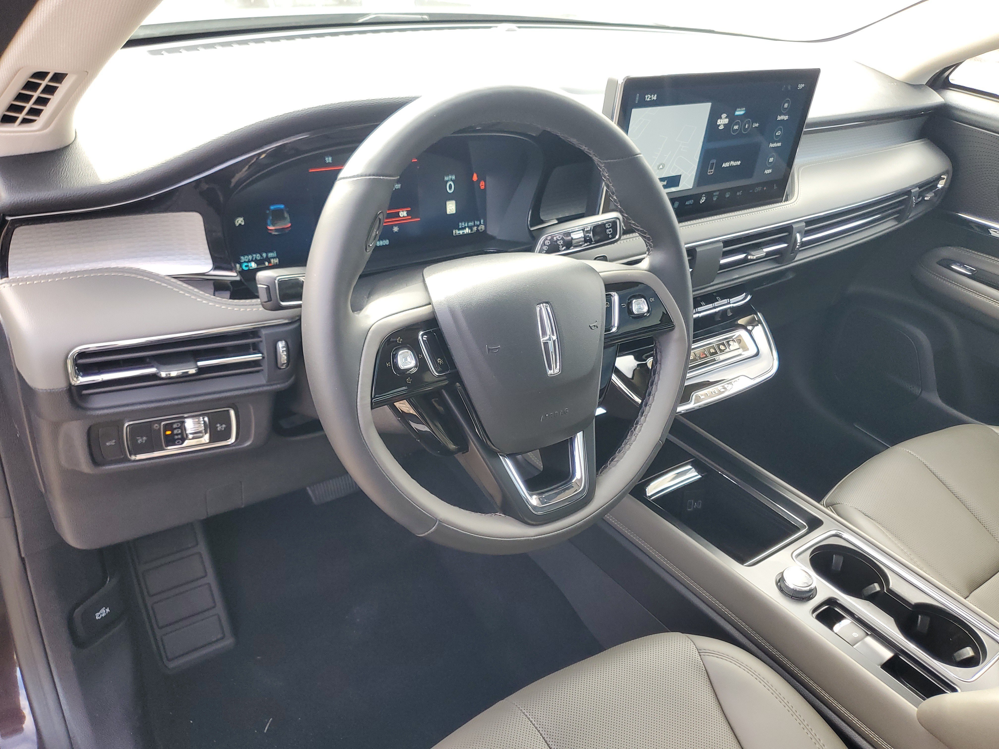 Certified 2023 Lincoln Corsair AWD w/ Equipment Group 101A image 13