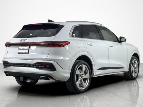 Used 2025 Audi Q5 Premium Plus w/ Premium Plus AWD/4WD image 5