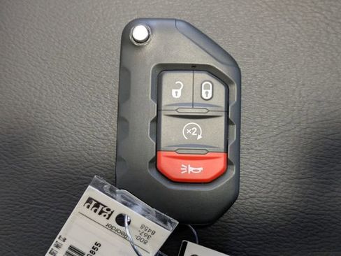 New 2025 Jeep Wrangler Unlimited Rubicon 392 image 29