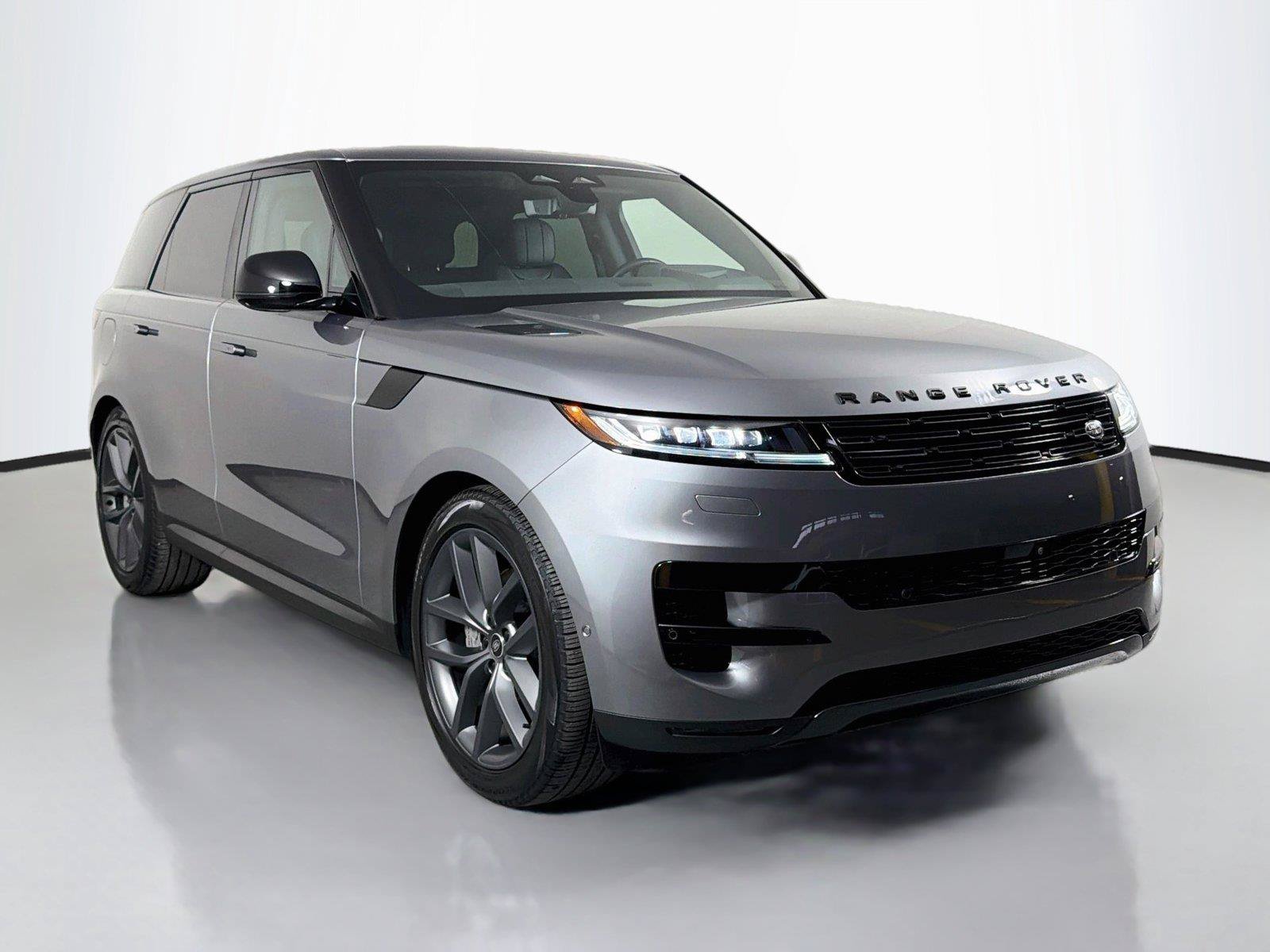 Certified 2025 Land Rover Range Rover Sport SE AWD/4WD image 3