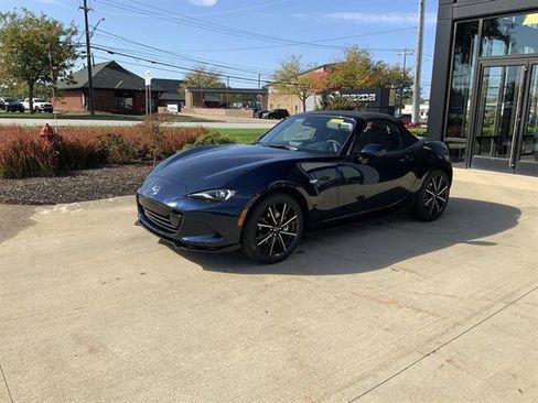 New 2025 MAZDA MX-5 Miata Grand Touring w/ Appearance Package image 3